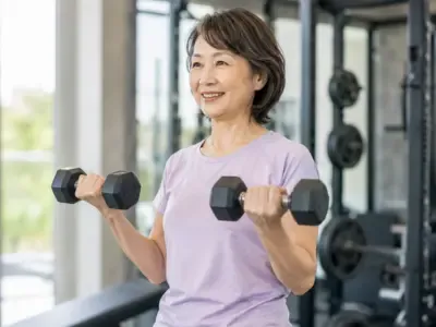 筋力アップを目指す女性